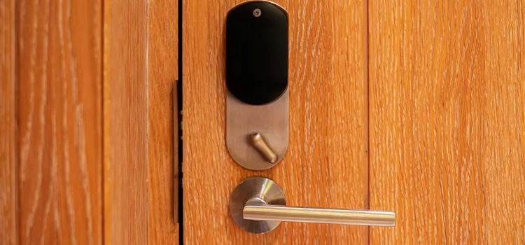 Automatic Locking Door Knob North Auburn